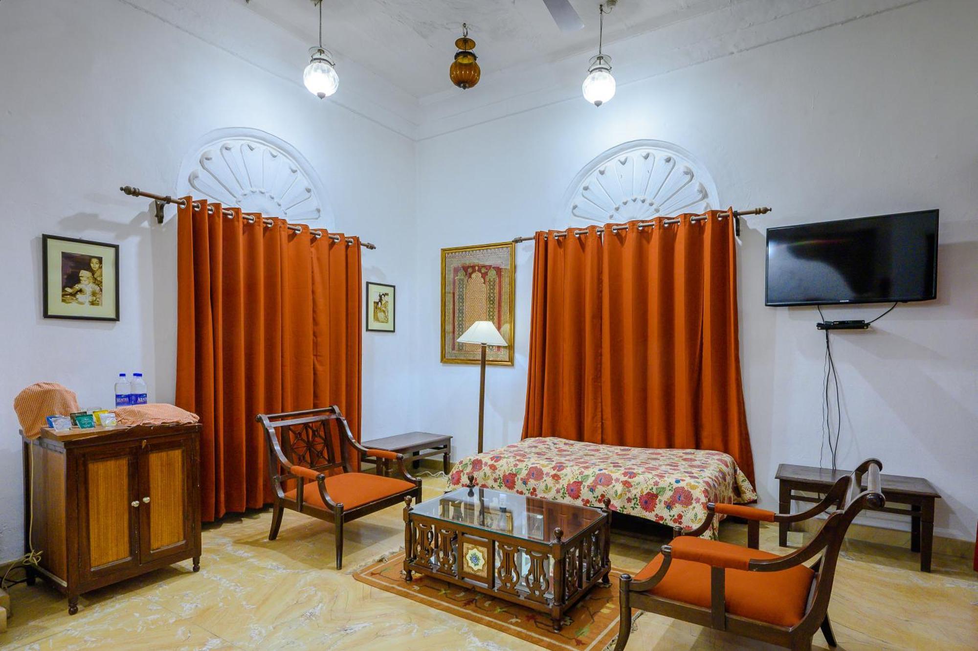 Hotel Neemrana'S - Deo Bagh Gválijar Exteriér fotografie