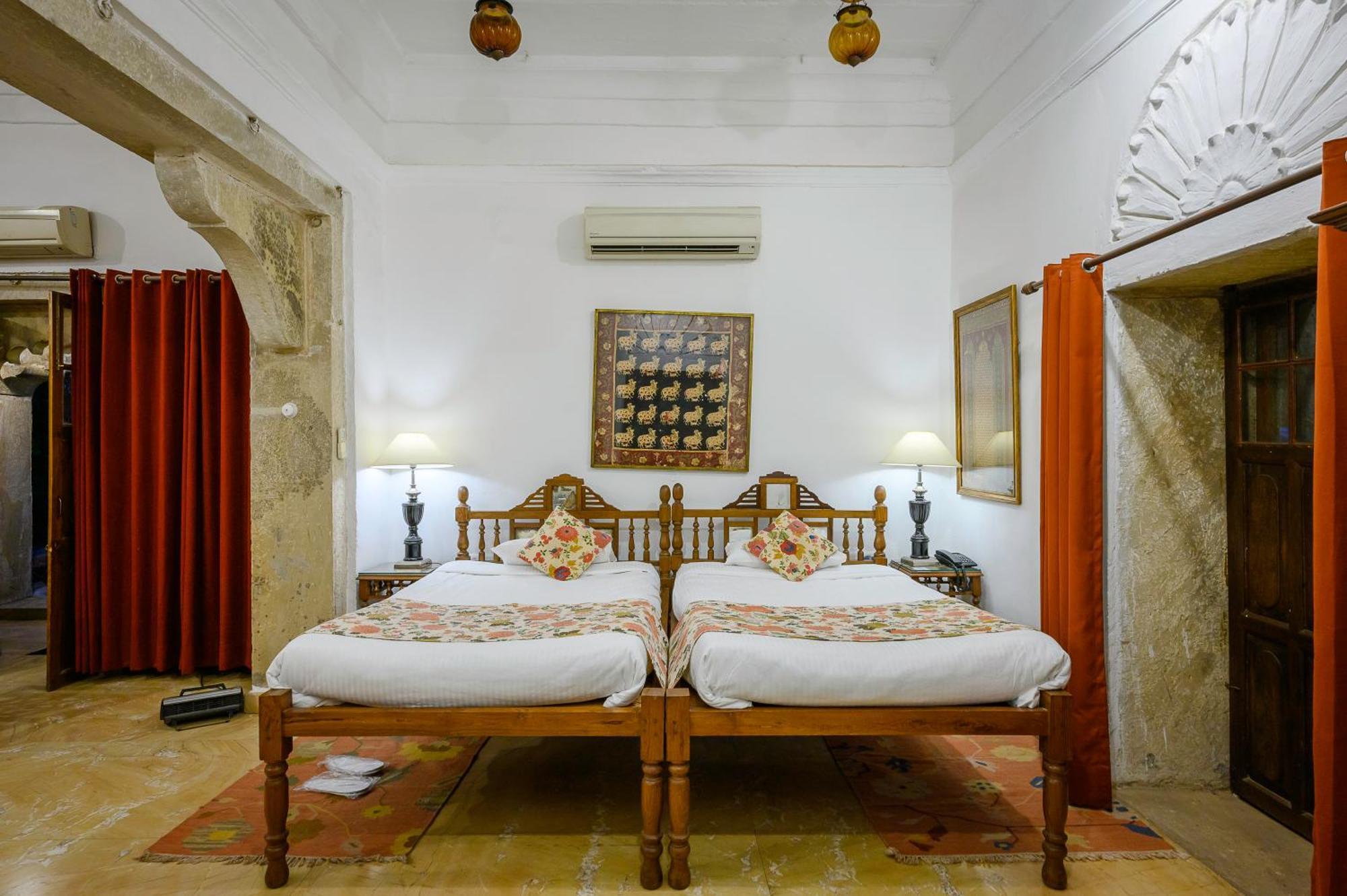 Hotel Neemrana'S - Deo Bagh Gválijar Exteriér fotografie