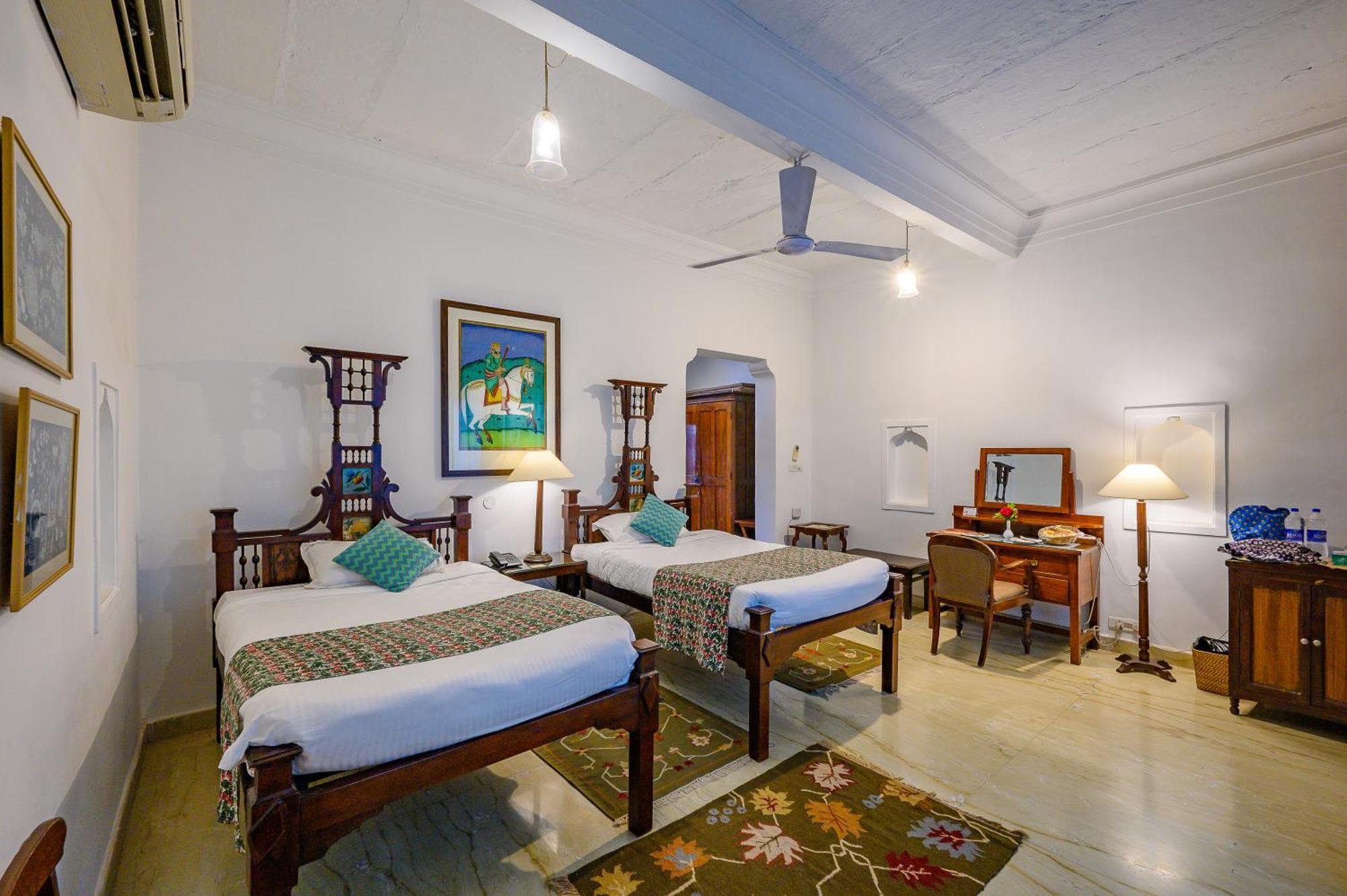 Hotel Neemrana'S - Deo Bagh Gválijar Exteriér fotografie